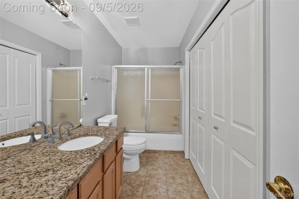 48323 Red Run Drive Canton Charter Township, MI 48187