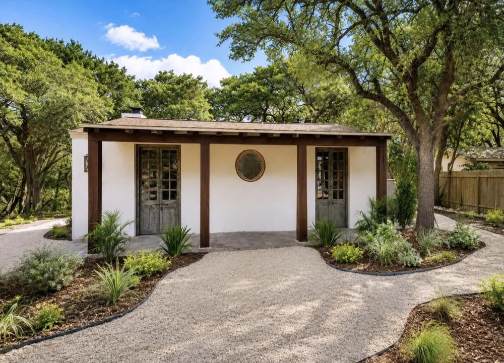 2609 Oak Ridge Drive Spicewood, TX 78669