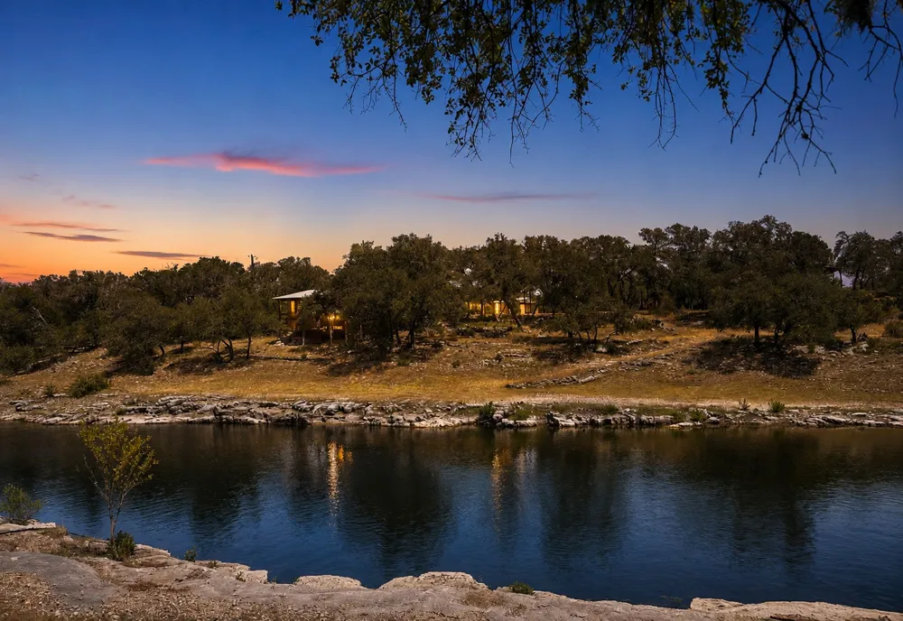 2609 Oak Ridge Drive Spicewood, TX 78669