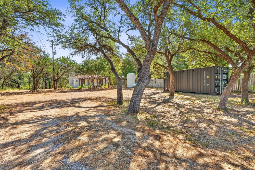 2609 Oak Ridge Drive Spicewood, TX 78669