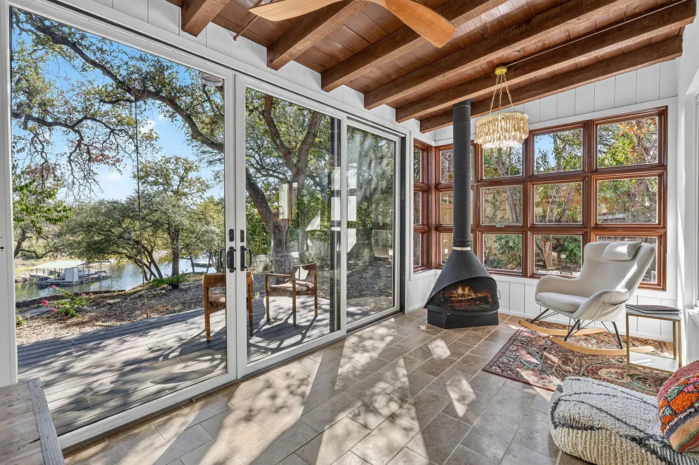 2609 Oak Ridge Drive Spicewood, TX 78669