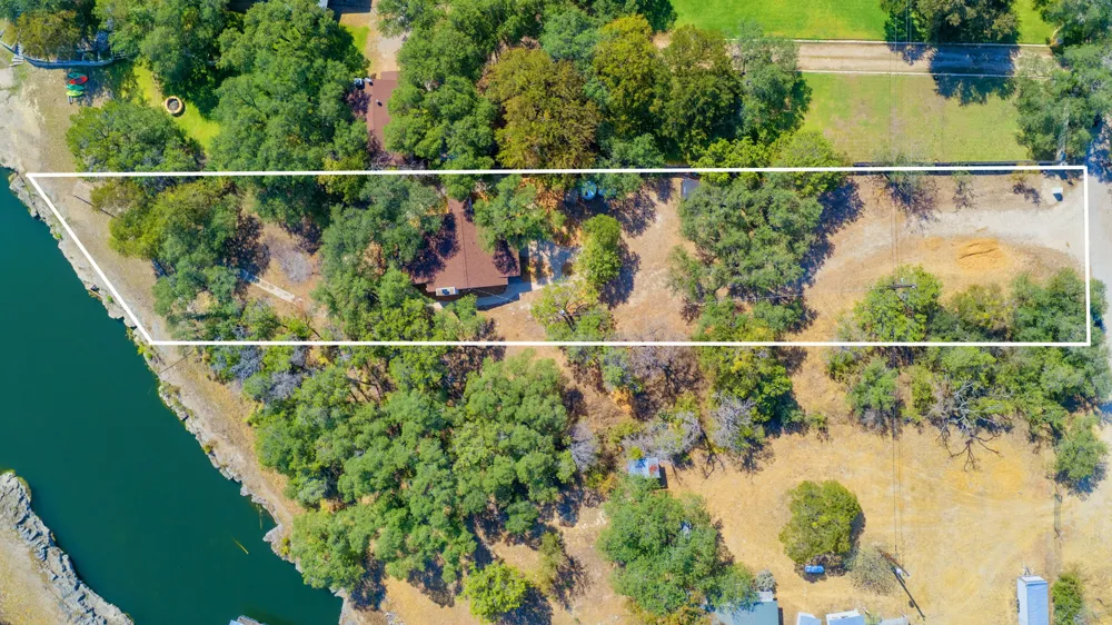 2609 Oak Ridge Drive Spicewood, TX 78669