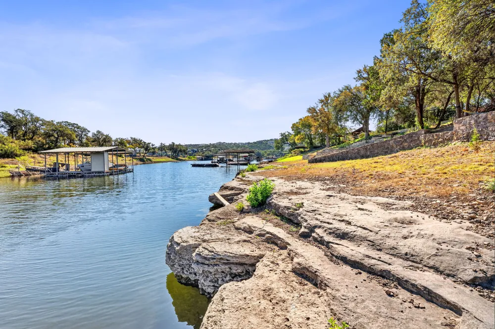 2609 Oak Ridge Drive Spicewood, TX 78669
