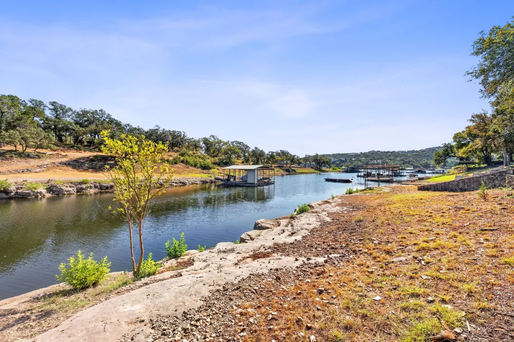 2609 Oak Ridge Drive Spicewood, TX 78669