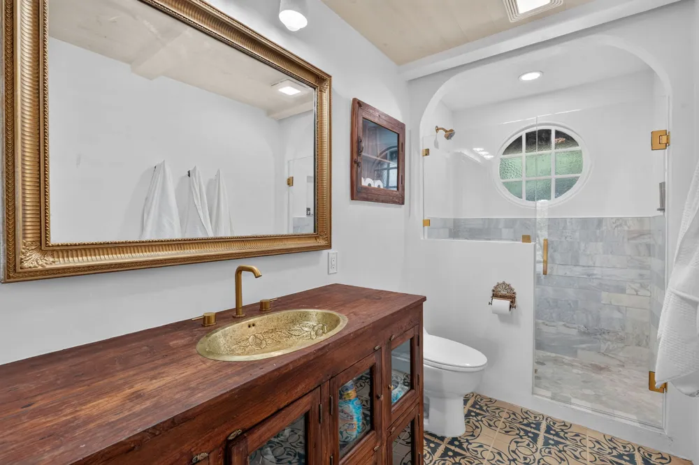 2609 Oak Ridge Drive Spicewood, TX 78669
