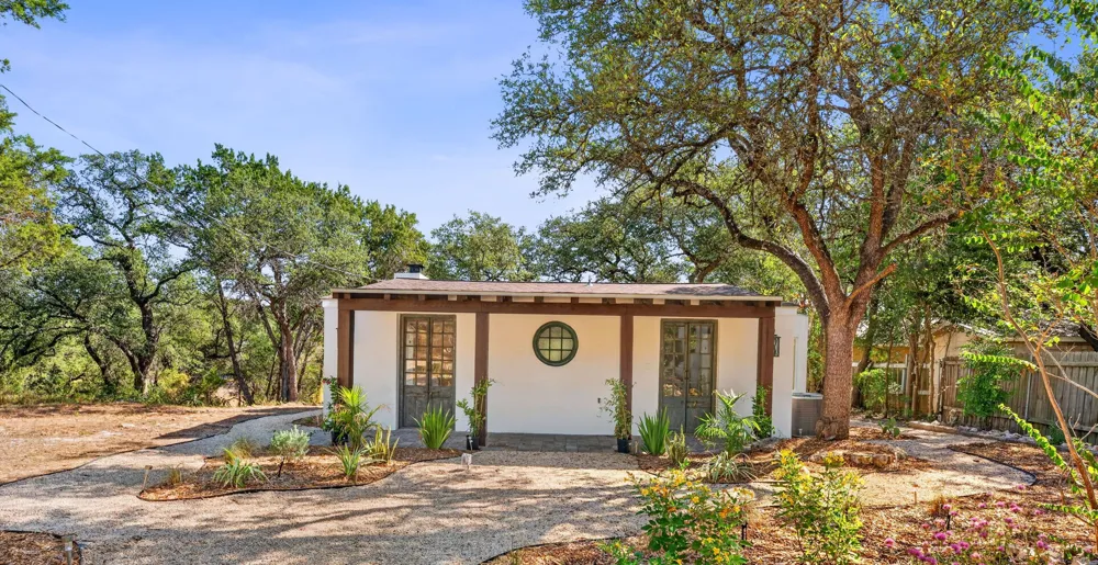 2609 Oak Ridge Drive Spicewood, TX 78669