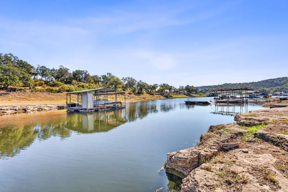 2609 Oak Ridge Drive Spicewood, TX 78669