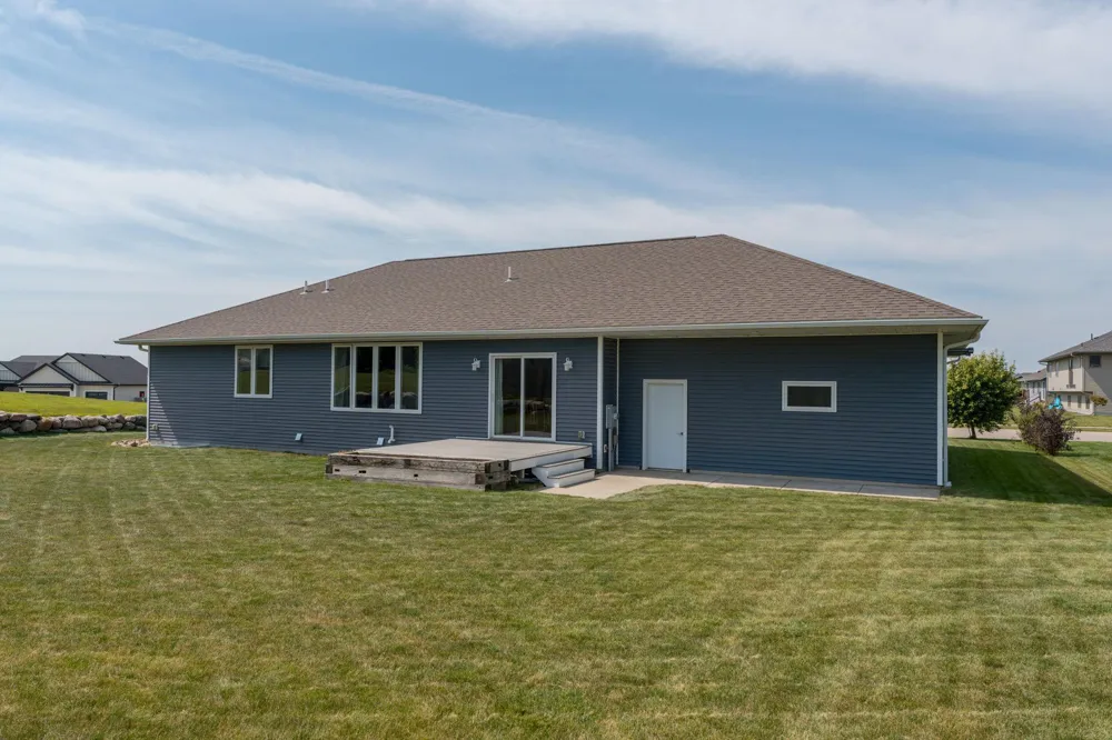 705 Maple Lane Eagle Lake, MN 56024