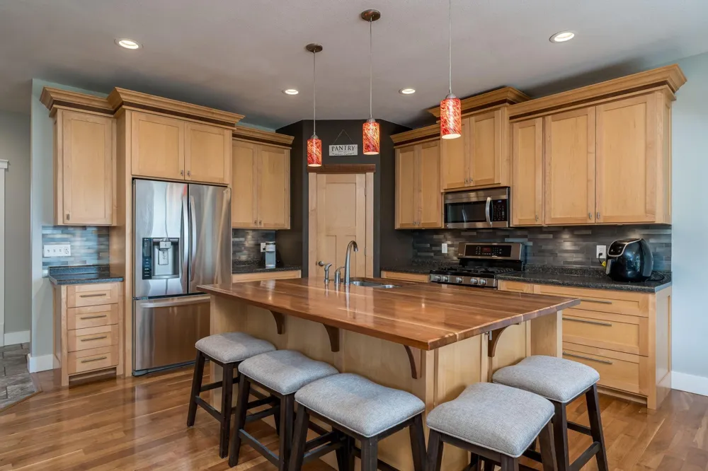 705 Maple Lane Eagle Lake, MN 56024