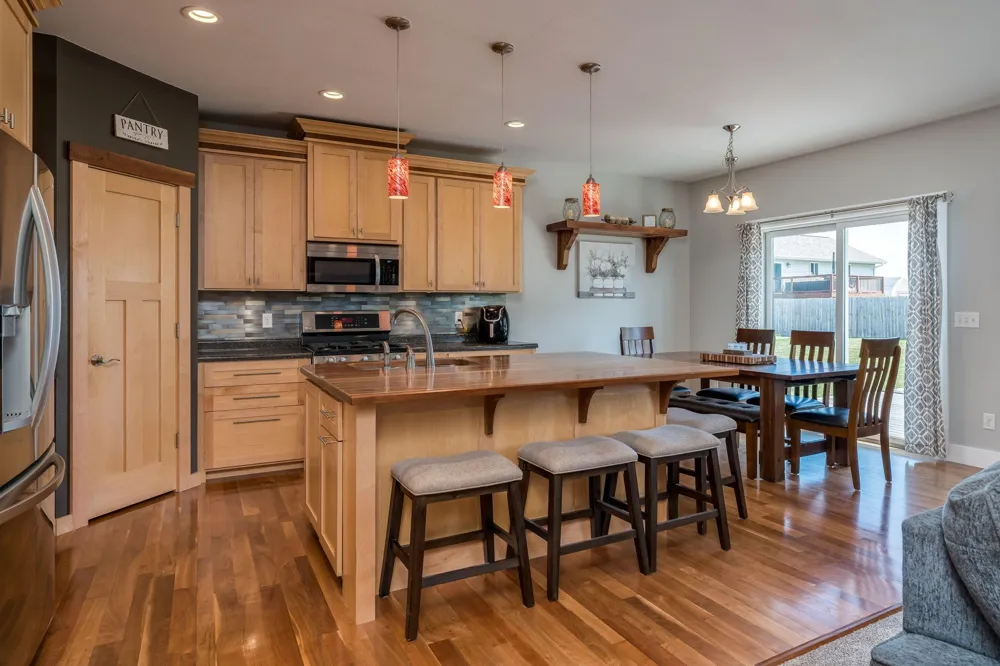 705 Maple Lane Eagle Lake, MN 56024