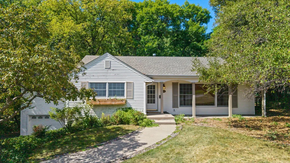 5916 Code Avenue Edina, MN 55436