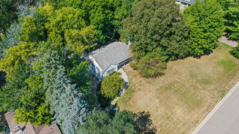 5916 Code Avenue Edina, MN 55436