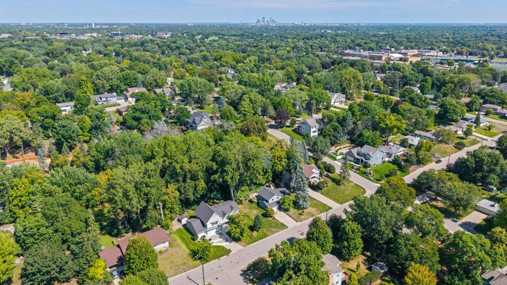 5916 Code Avenue Edina, MN 55436