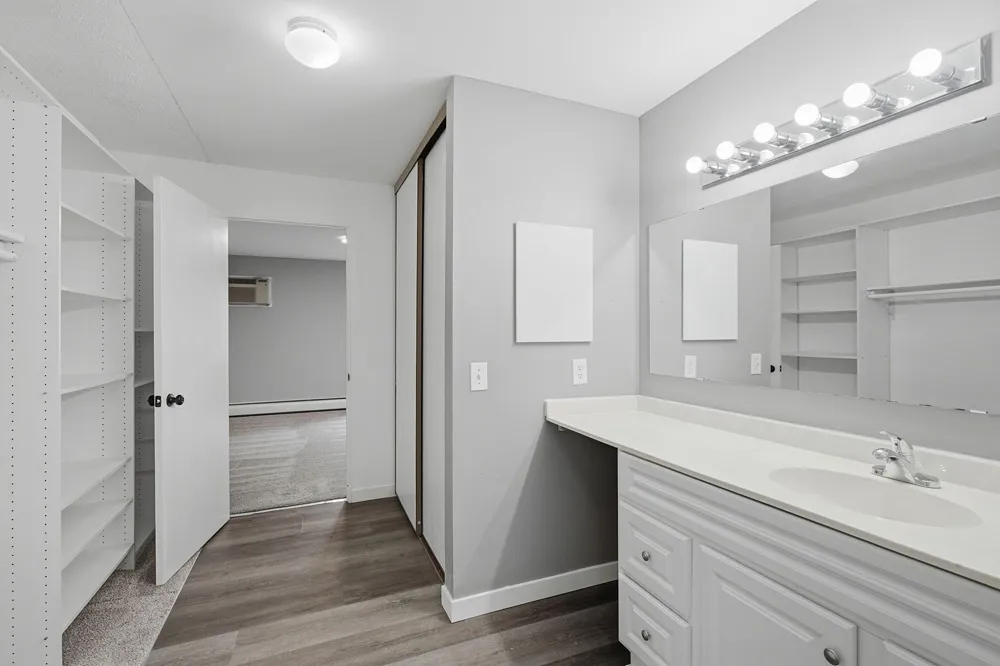 1871 Silver Bell Road #107 Eagan, MN 55122