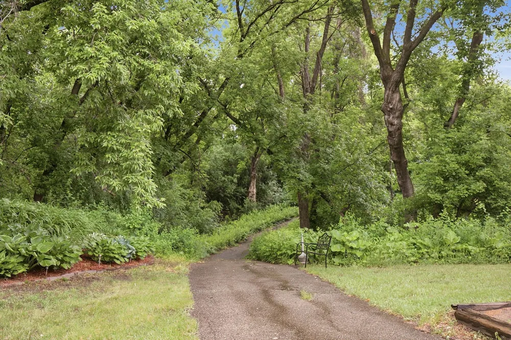 1871 Silver Bell Road #107 Eagan, MN 55122