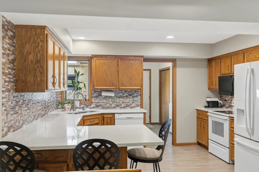 1685 6th Avenue W Shakopee, MN 55379