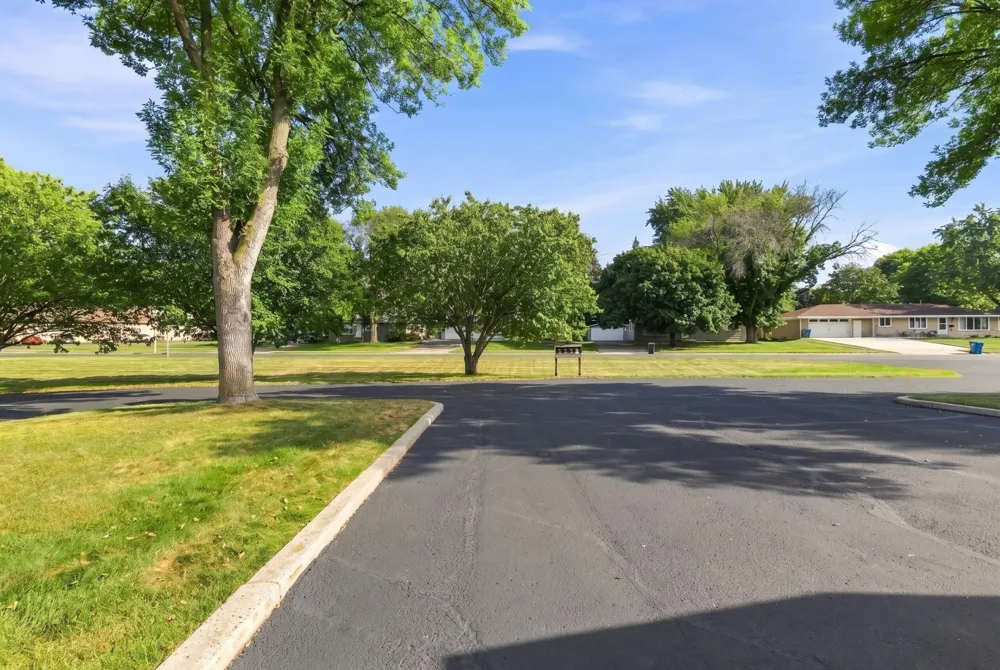 1685 6th Avenue W Shakopee, MN 55379
