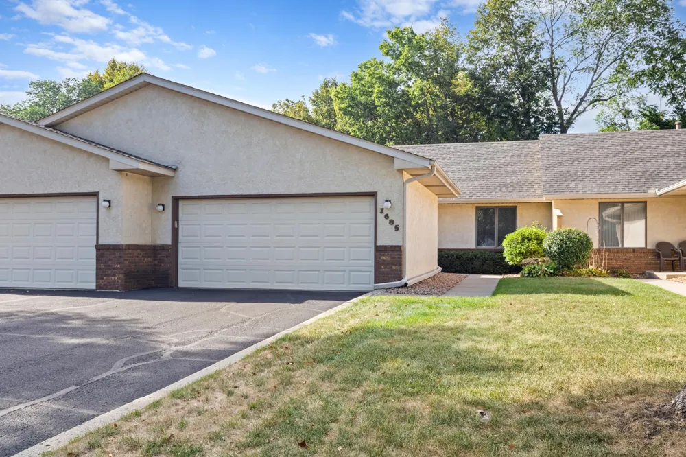 1685 6th Avenue W Shakopee, MN 55379