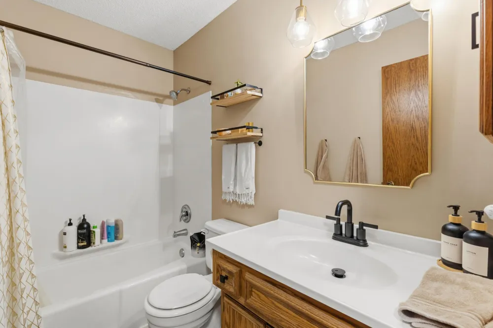 1685 6th Avenue W Shakopee, MN 55379