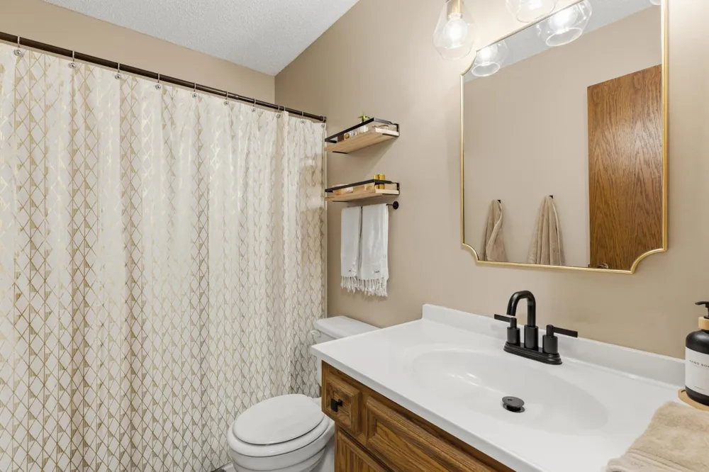 1685 6th Avenue W Shakopee, MN 55379