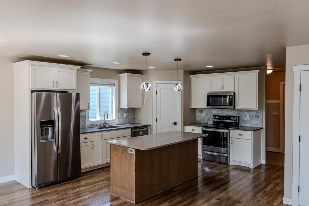 6204 63rd Avenue S Fargo, ND 58104