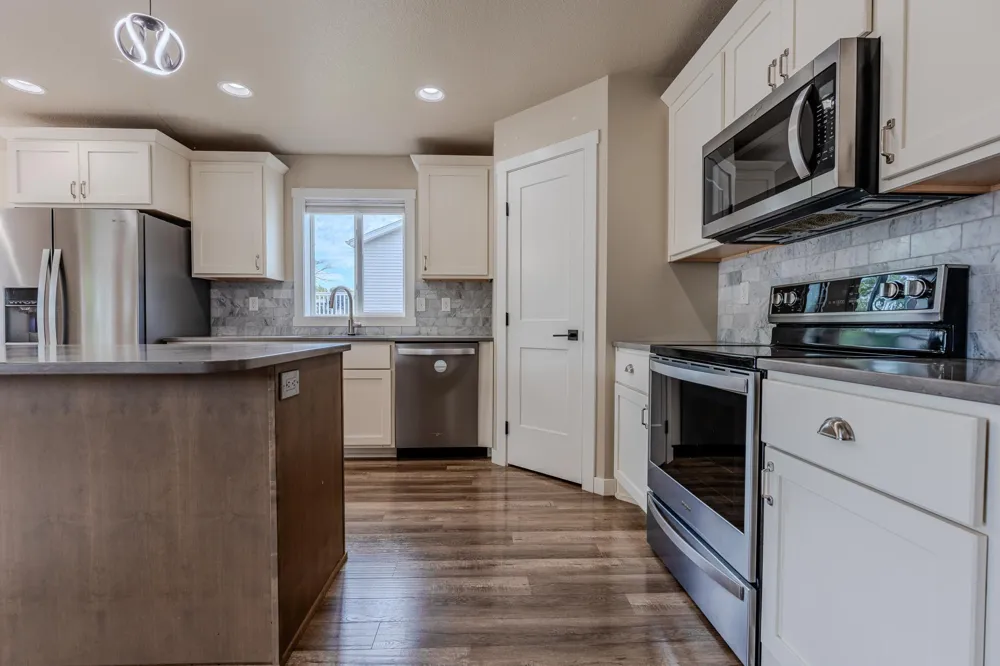 6204 63rd Avenue S Fargo, ND 58104