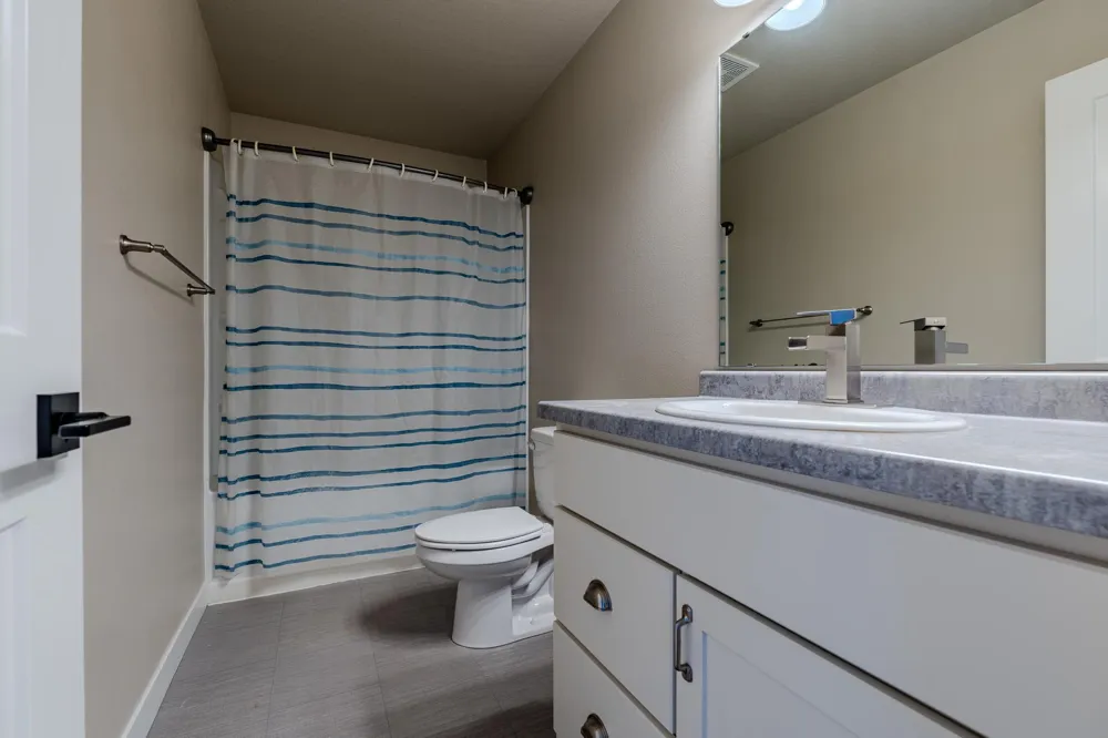 6204 63rd Avenue S Fargo, ND 58104