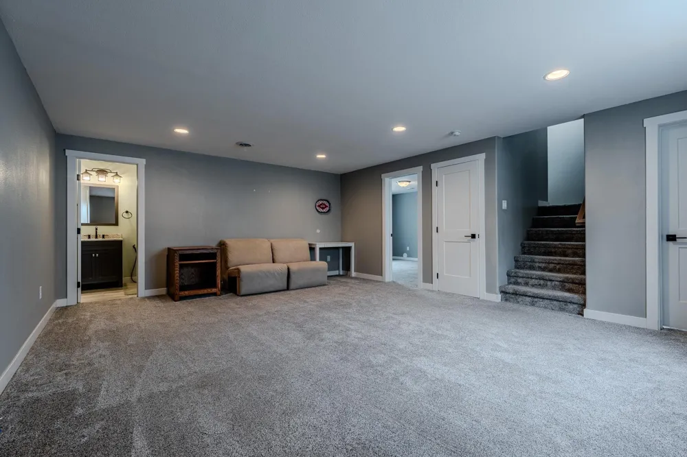 6204 63rd Avenue S Fargo, ND 58104