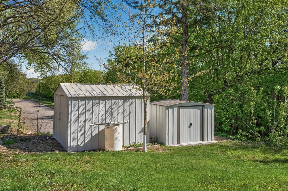 2580 Winfield Avenue Golden Valley, MN 55422