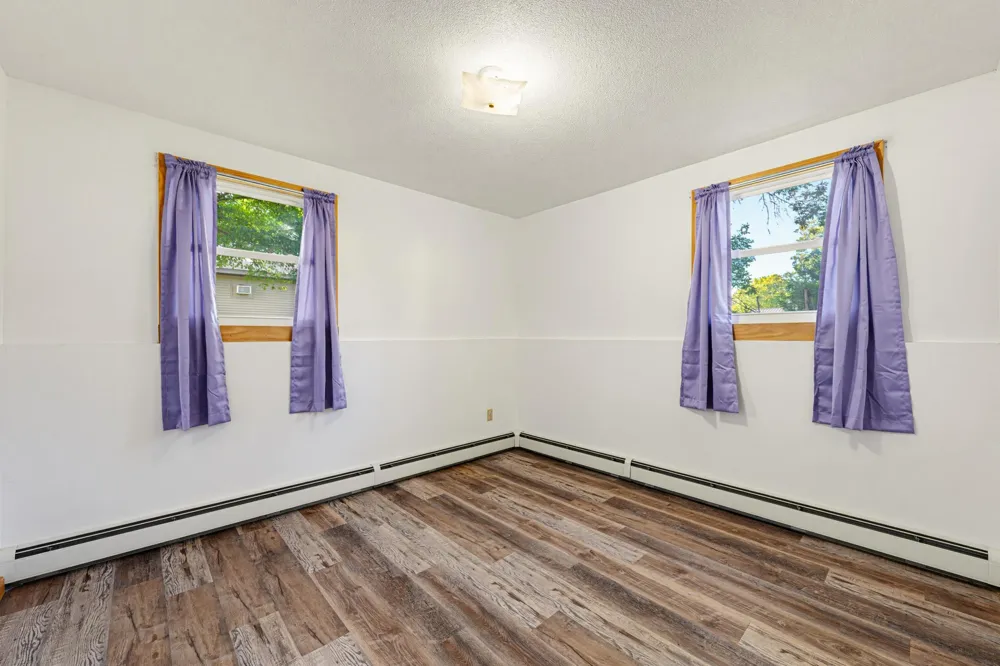 64 9th Avenue NE Hutchinson, MN 55350