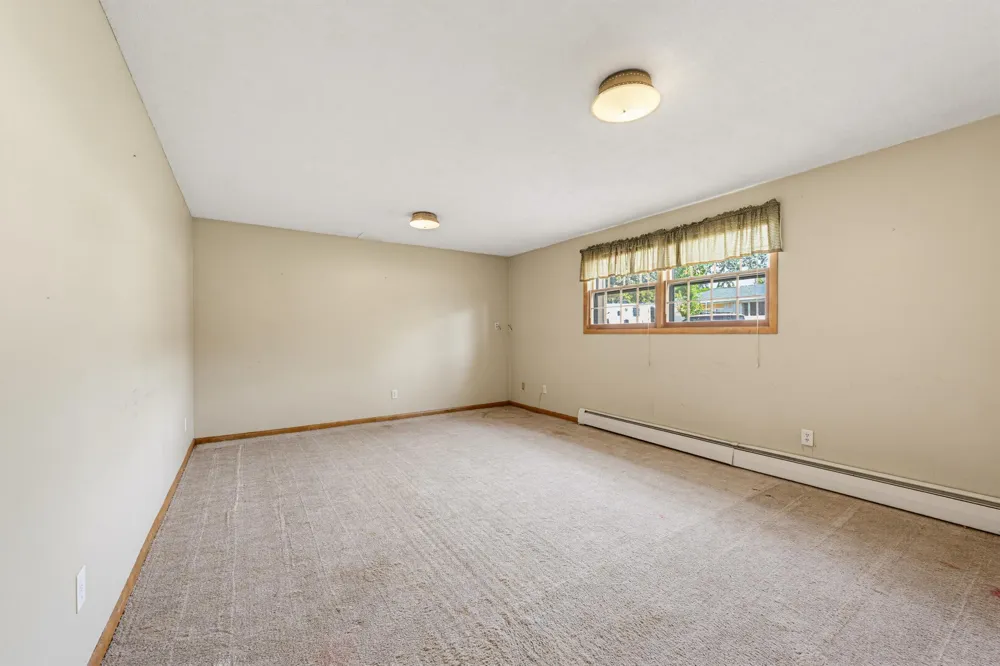 64 9th Avenue NE Hutchinson, MN 55350