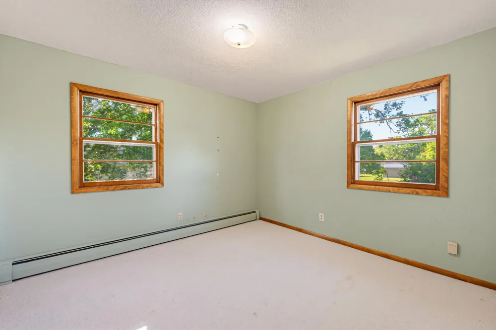 64 9th Avenue NE Hutchinson, MN 55350