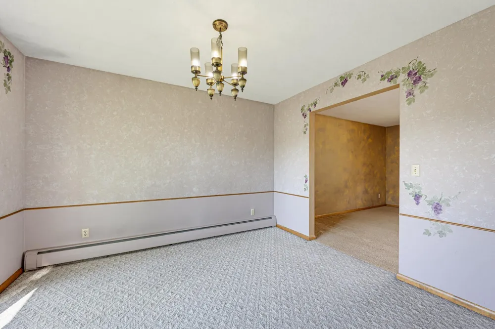 64 9th Avenue NE Hutchinson, MN 55350