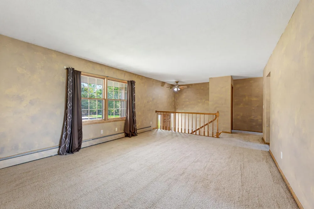 64 9th Avenue NE Hutchinson, MN 55350