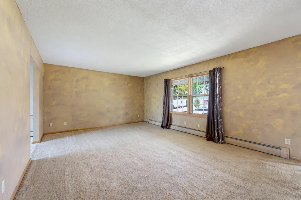 64 9th Avenue NE Hutchinson, MN 55350
