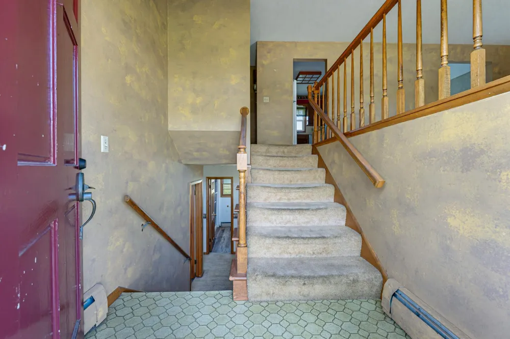 64 9th Avenue NE Hutchinson, MN 55350