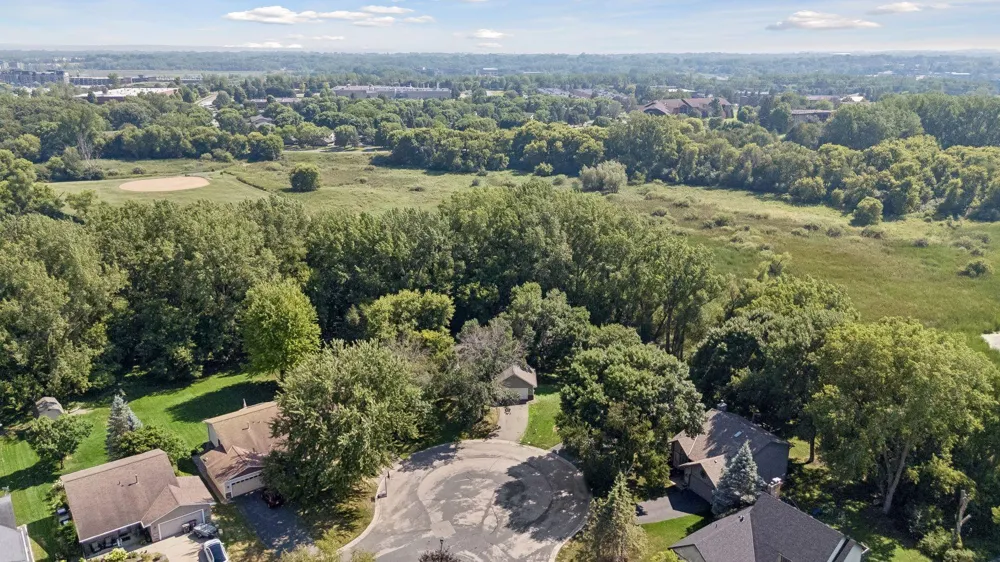 13499 Caramel Trail Eden Prairie, MN 55346