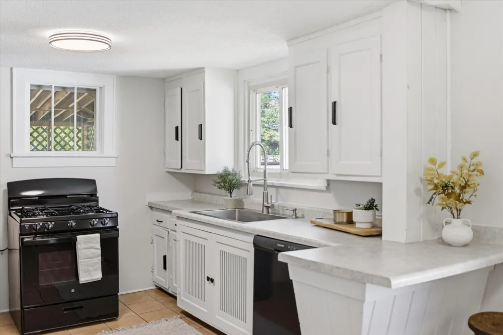 1015 Kruse Street West Saint Paul, MN 55118