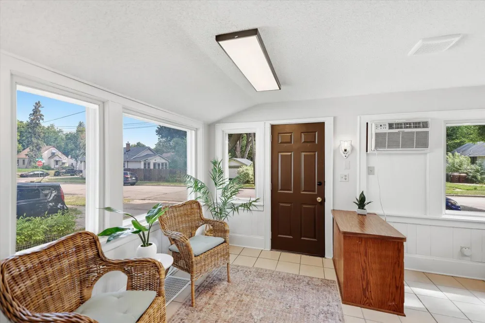 1015 Kruse Street West Saint Paul, MN 55118