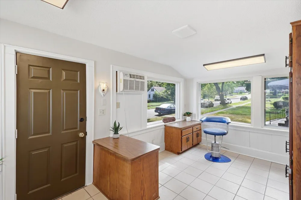 1015 Kruse Street West Saint Paul, MN 55118