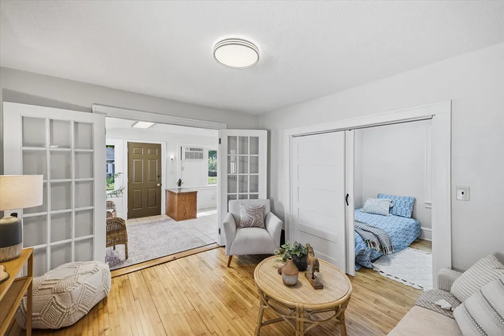 1015 Kruse Street West Saint Paul, MN 55118
