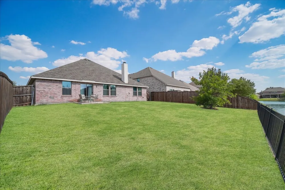 1010 Canterbury Drive Prosper, TX 75078