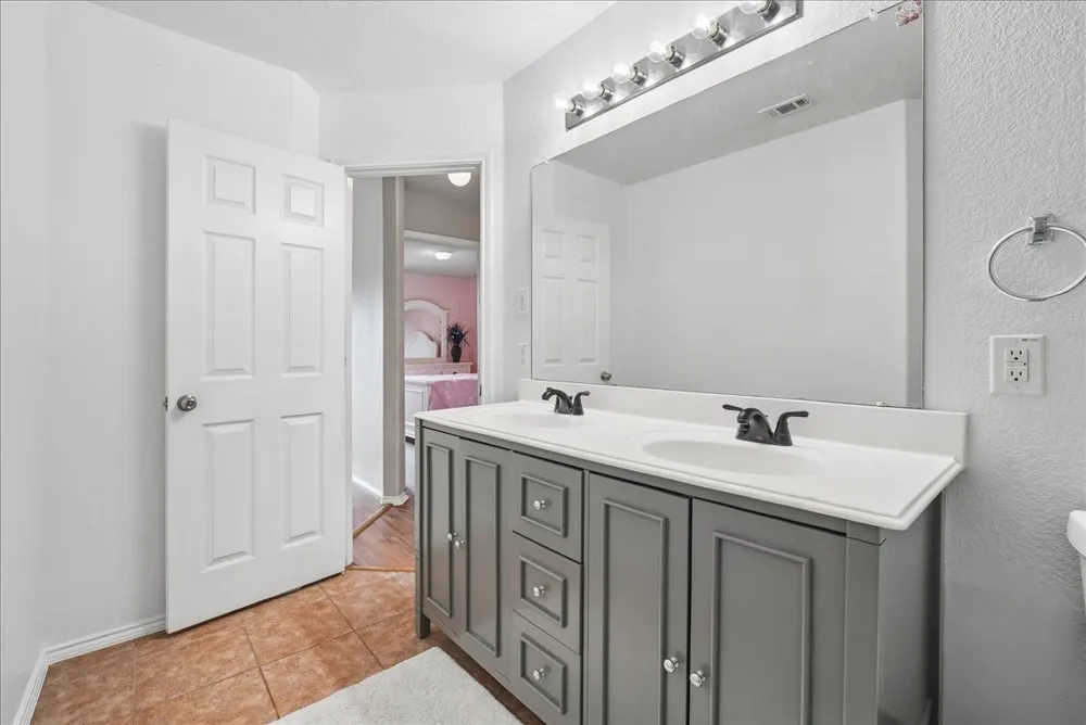 1010 Canterbury Drive Prosper, TX 75078