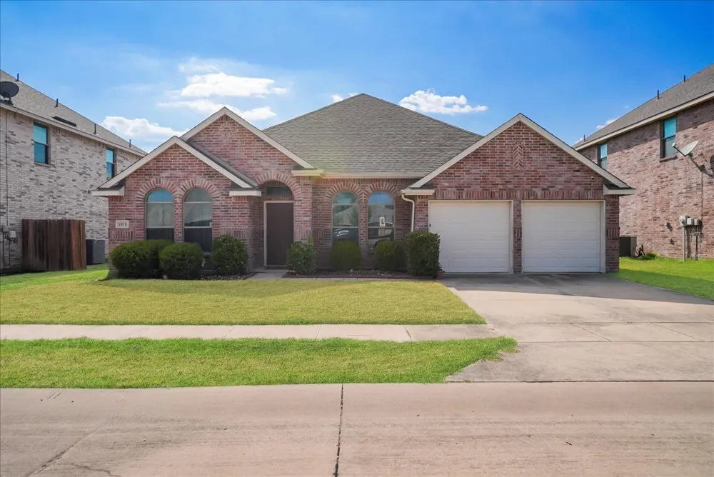 1010 Canterbury Drive Prosper, TX 75078