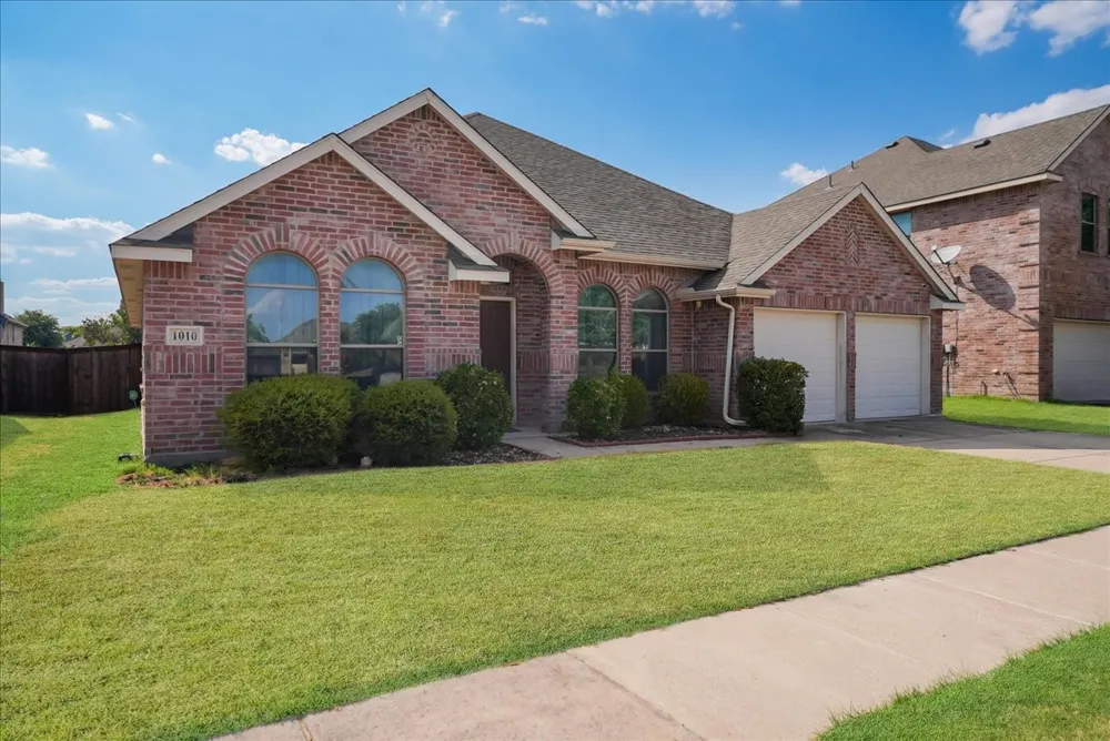 1010 Canterbury Drive Prosper, TX 75078