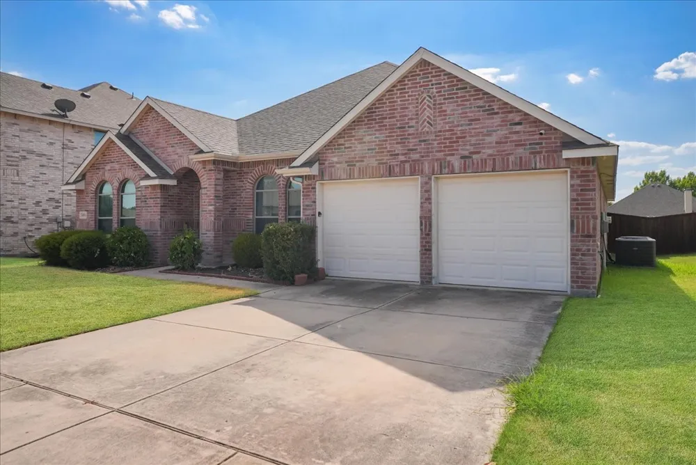 1010 Canterbury Drive Prosper, TX 75078