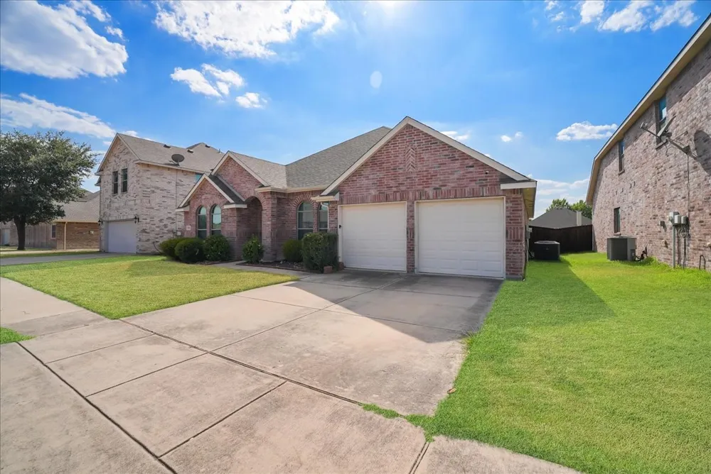 1010 Canterbury Drive Prosper, TX 75078