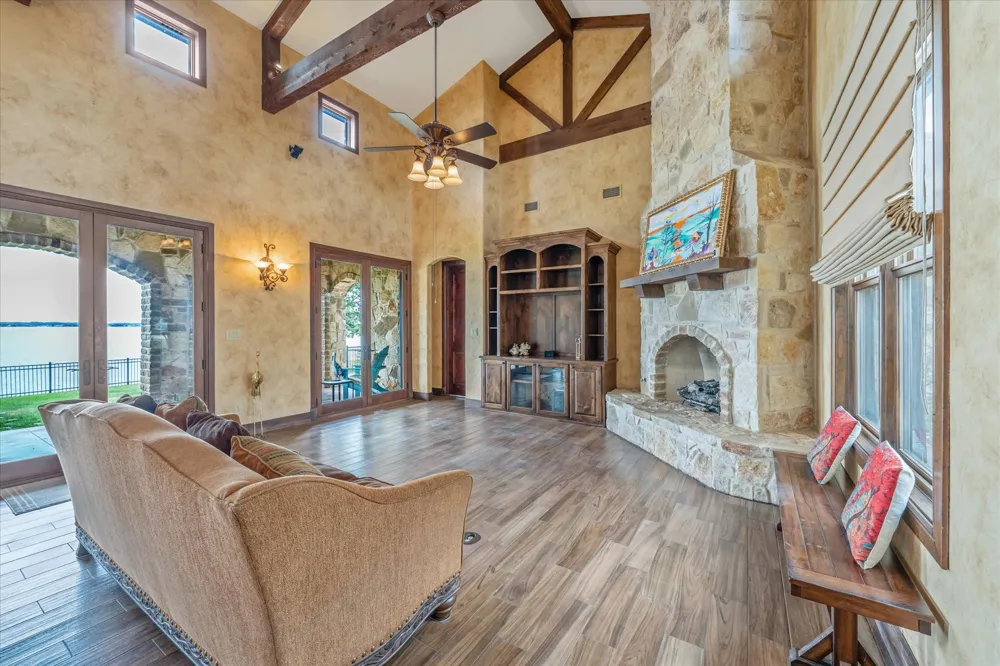 1160 The Shores Drive Corsicana, TX 75109