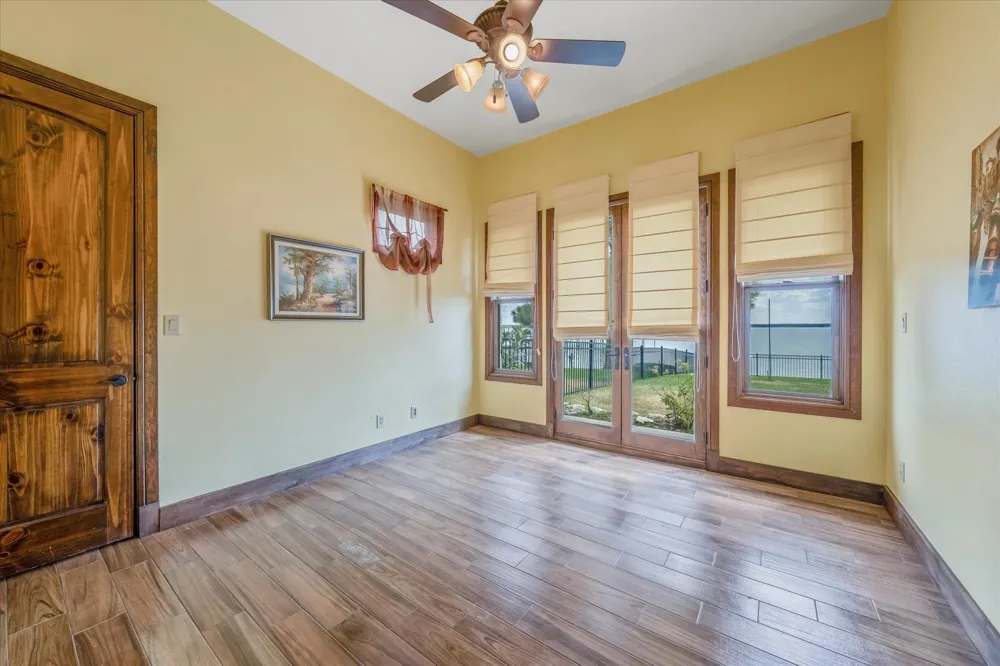 1160 The Shores Drive Corsicana, TX 75109