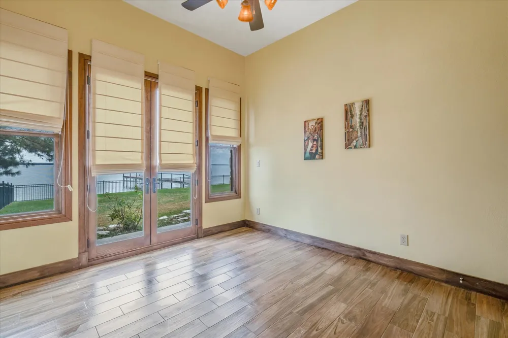 1160 The Shores Drive Corsicana, TX 75109